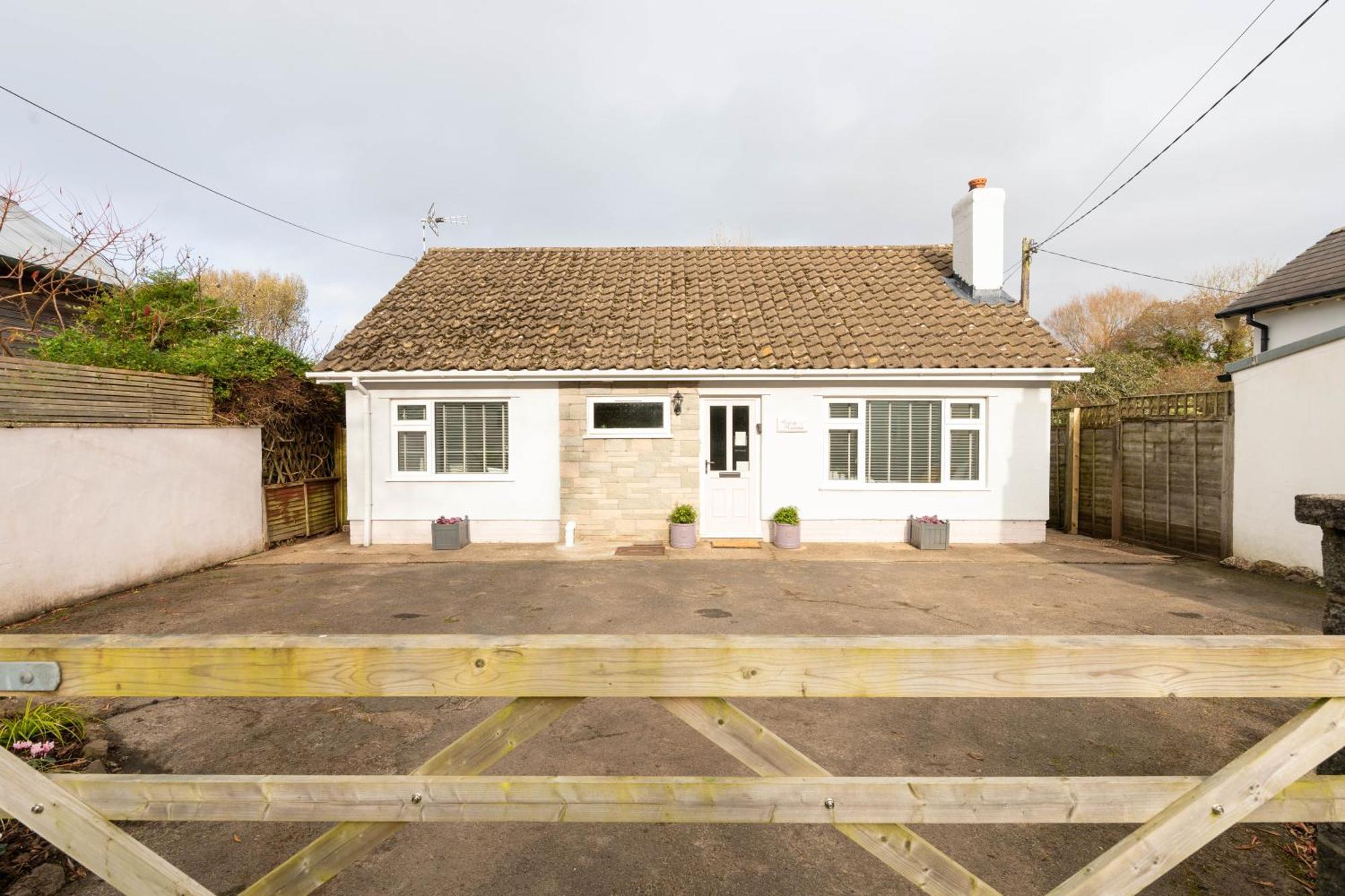 Just Stay Wales - Marshmallow Cottage, Oxwich Swansea Exterior photo